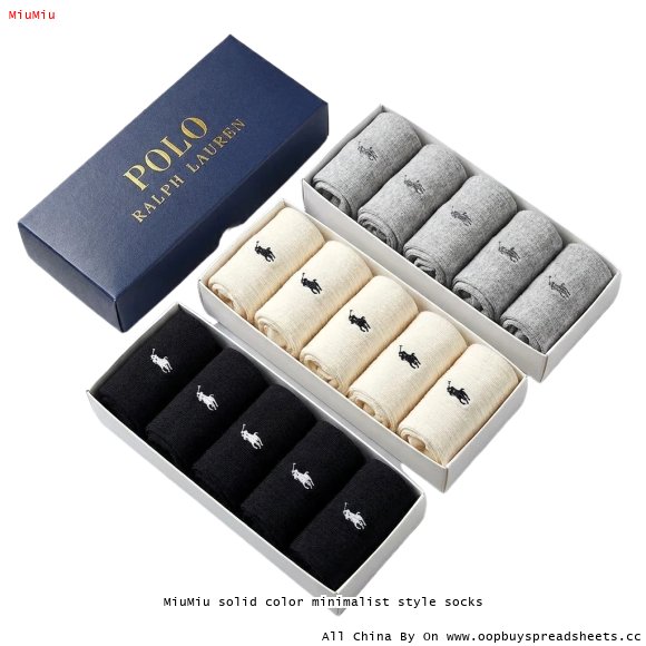 MiuMiu solid color minimalist style socks