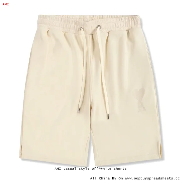 AMI casual style off-white shorts