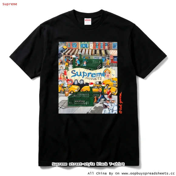 Supreme street-style black T-shirt