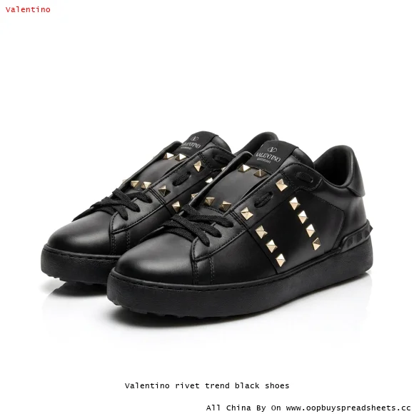 Valentino rivet trend black shoes