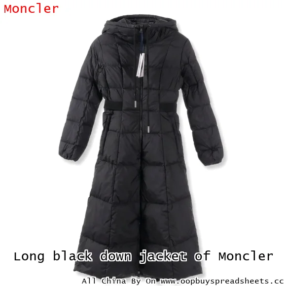 Long black down jacket of Moncler